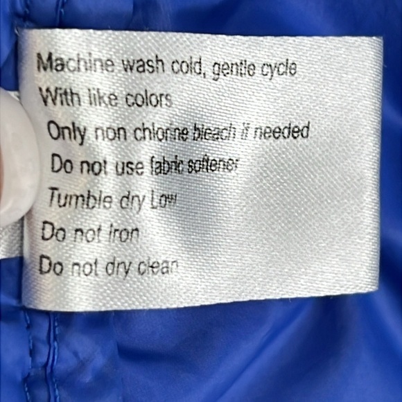 BCBG Generation Down Vest Sz S Black/Blue Front Zip Inside/Outside Pockets EUC - Picture 11 of 13